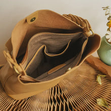 Load image into Gallery viewer, Leather Female Package Plant Tanned Cow Leather Large Capacity Handbag - WAlMYe #