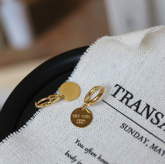 Women's metal disc earrings - WAlMYe #