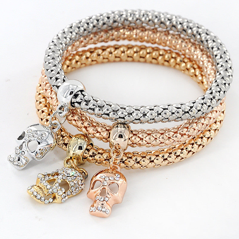 Women's diamond pendant bracelet