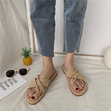 Load image into Gallery viewer, Female beach slippers
