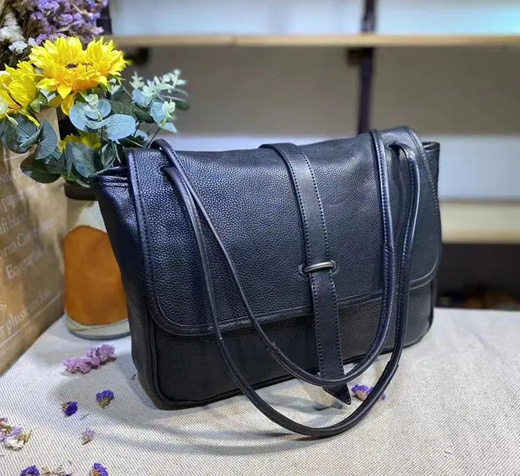 Vegetable Tanned Leather Large Capacity Single Shoulder Retro Messenger Bag - WAlMYe #