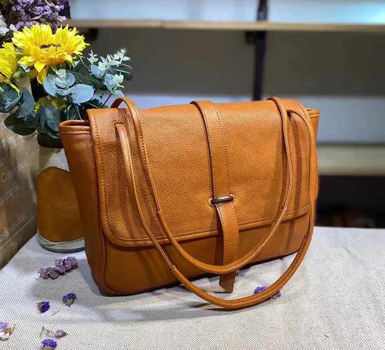 Vegetable Tanned Leather Large Capacity Single Shoulder Retro Messenger Bag - WAlMYe #