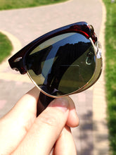 Load image into Gallery viewer, Comfortable Polarized Sunglasses Men And Women Driving Glasses
