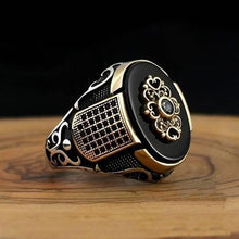 Load image into Gallery viewer, European And American Middle East Men&#39;s Hip Hop Black Crown Ring Antique Silver Pattern Oval Ring
