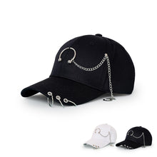 Load image into Gallery viewer, Wide-brimmed Baseball Hat With Chain Hoop
